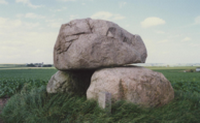 constructions mégalithiques au Danemark le dolmen du Stendysse Raby sur l'ile de Mon