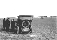 deuxième grande semaine d'aviation en 1910 un avion au décolage